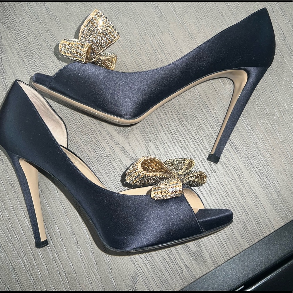 Valentino satin navy heels. Size 39 - Picture 5 of 10
